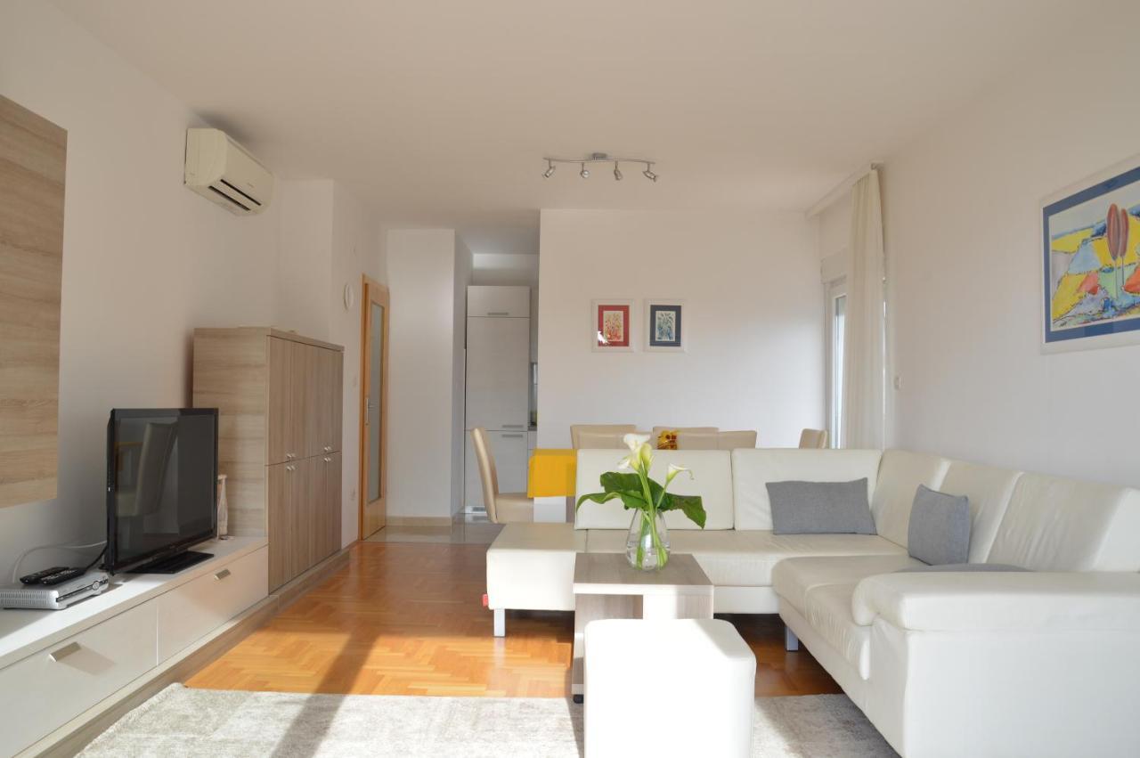 Apartment Silvija Sea View Умаг Екстериор снимка
